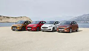 mobil ford fiesta